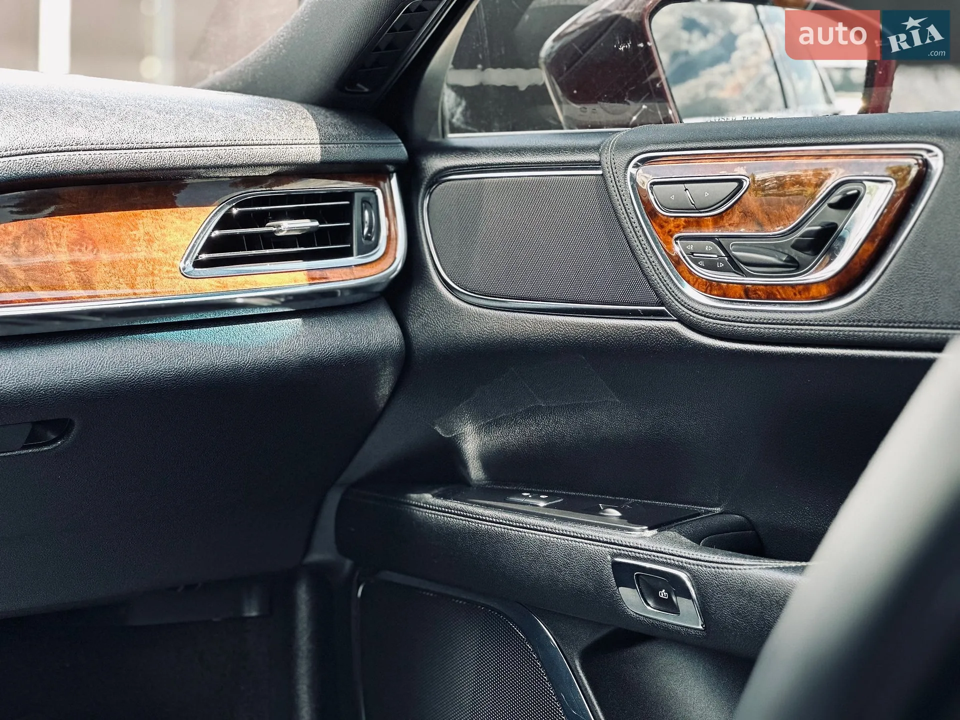 2017 Lincoln Continental - мініатюра 36