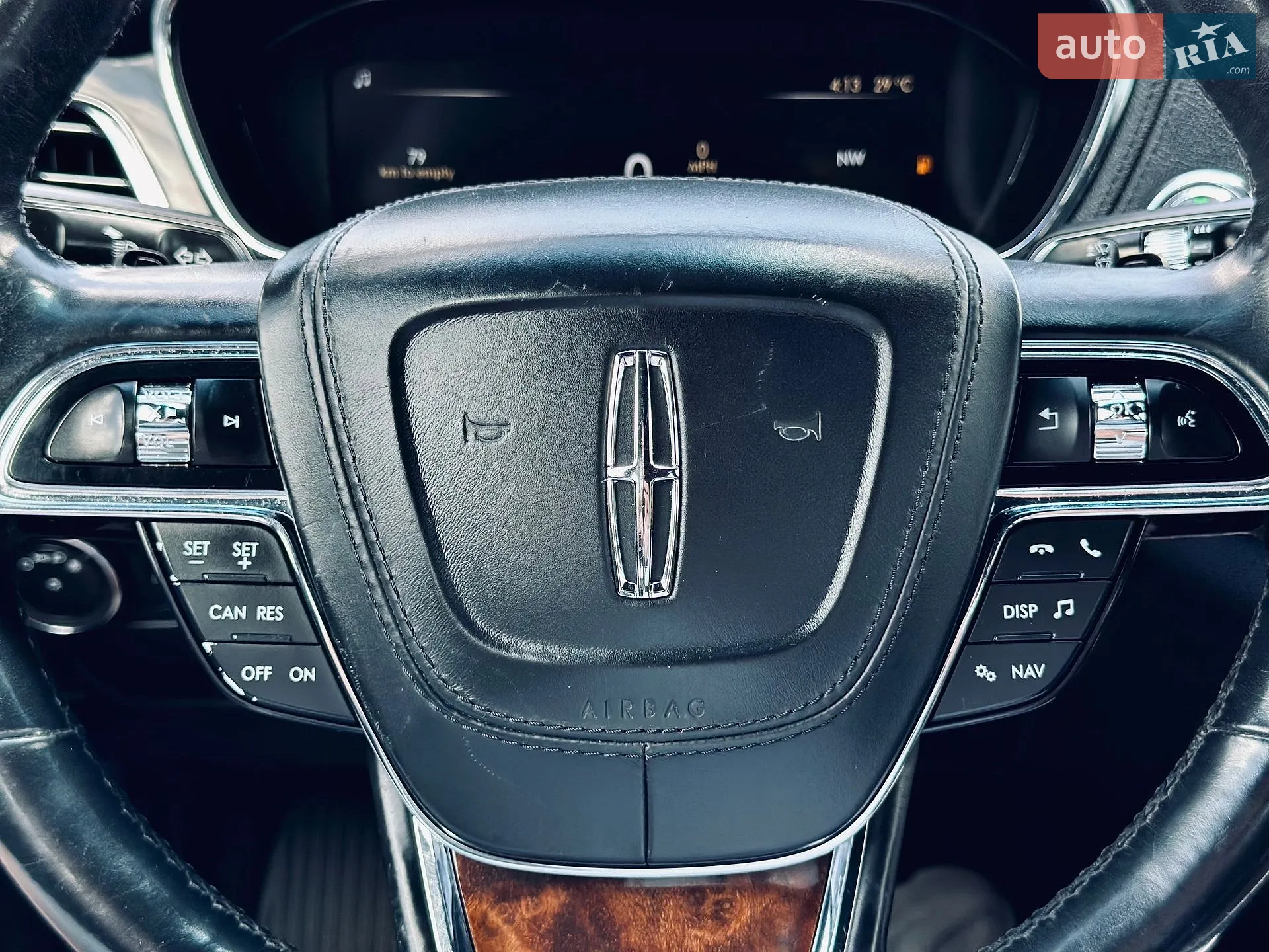 2017 Lincoln Continental - мініатюра 65