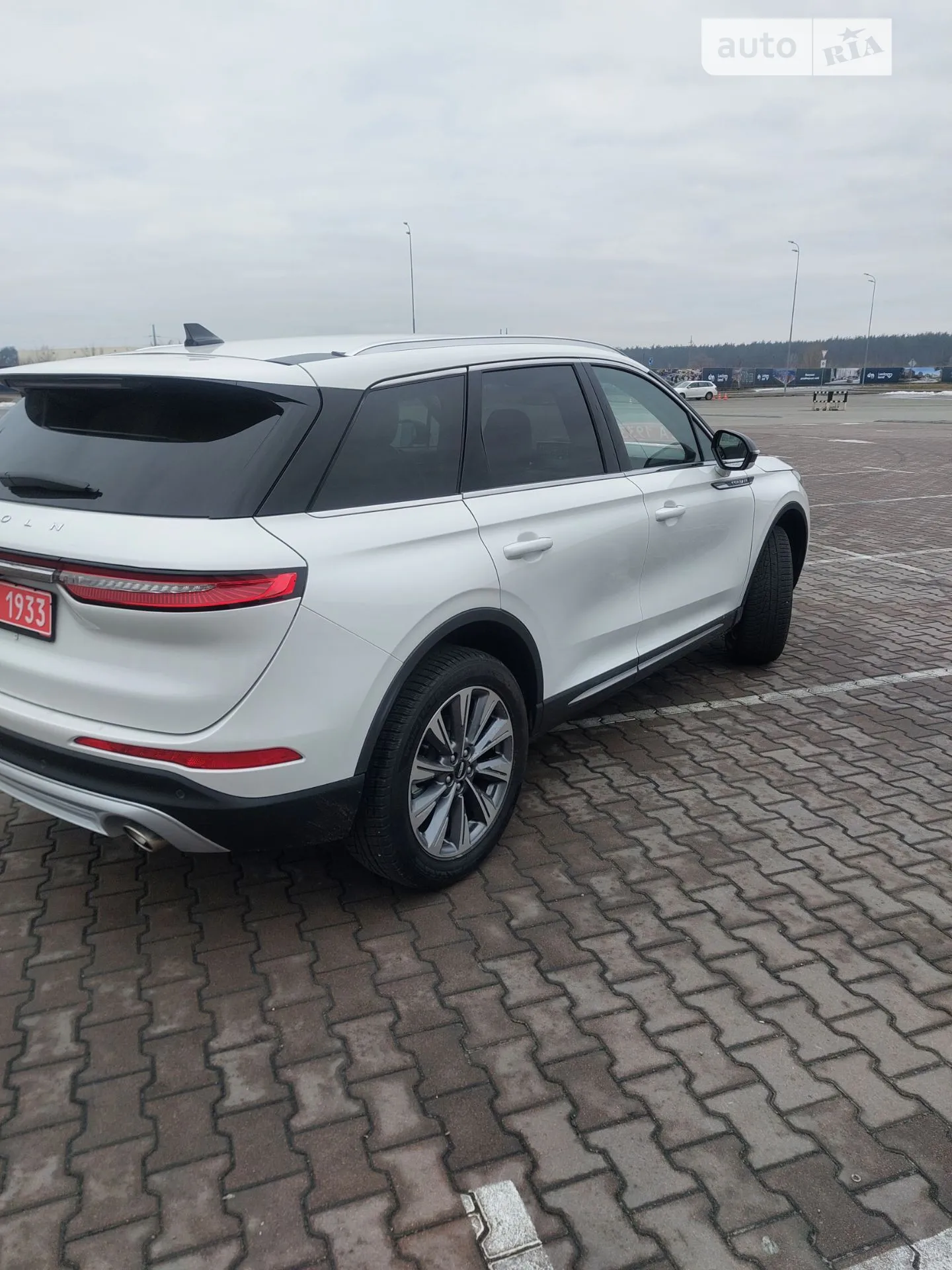 2022 Lincoln Corsair - мініатюра 3