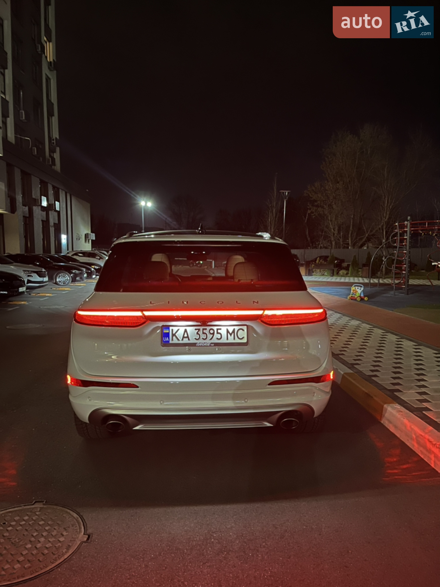 2021 Lincoln Corsair - мініатюра 10