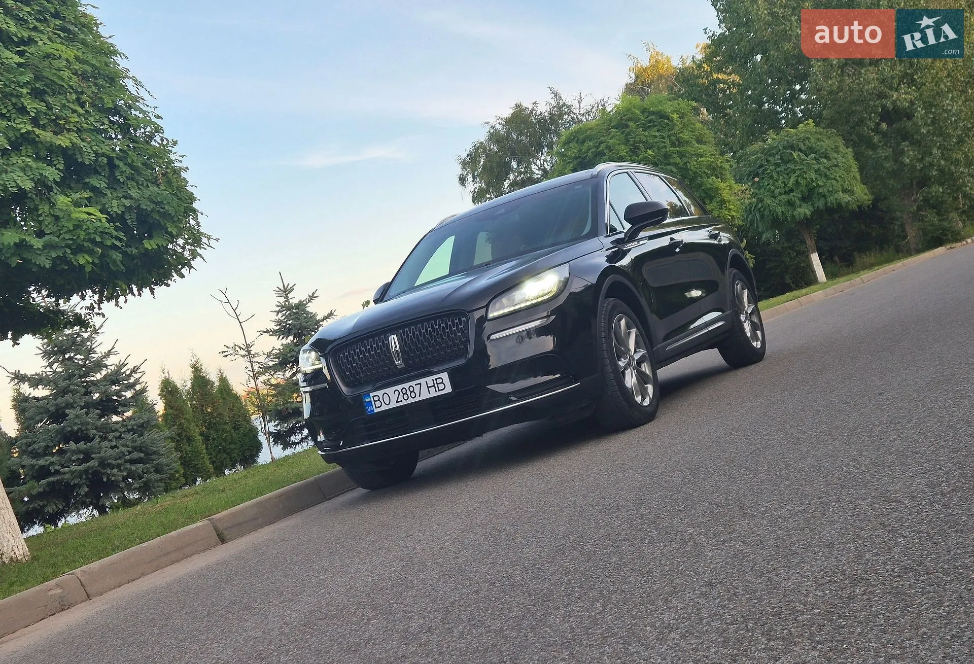 2022 Lincoln Corsair - мініатюра 12