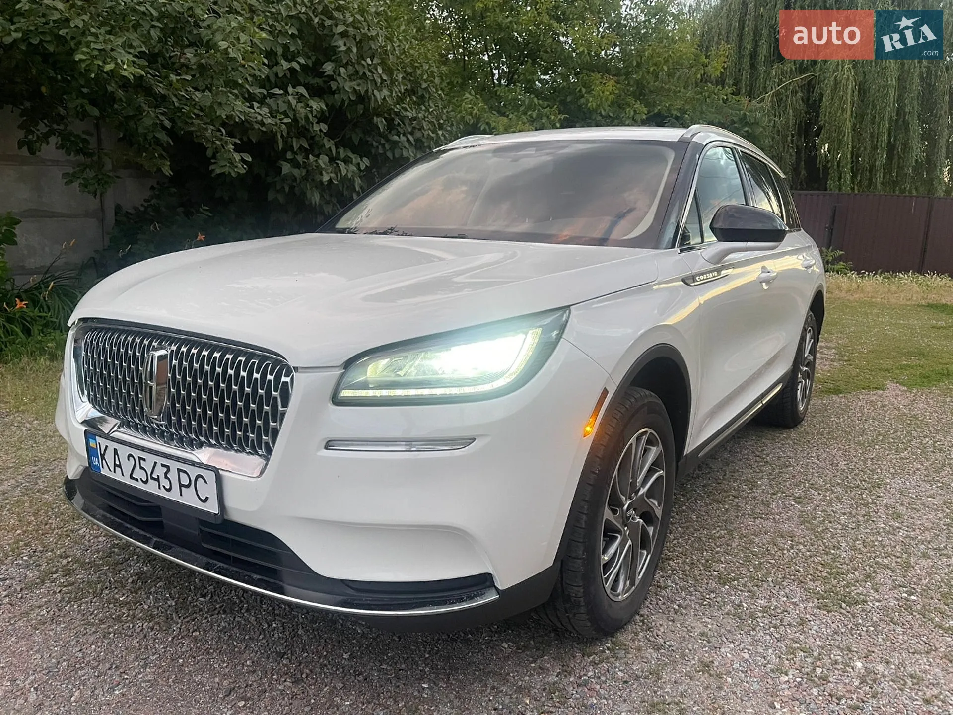 2022 Lincoln Corsair - мініатюра 2