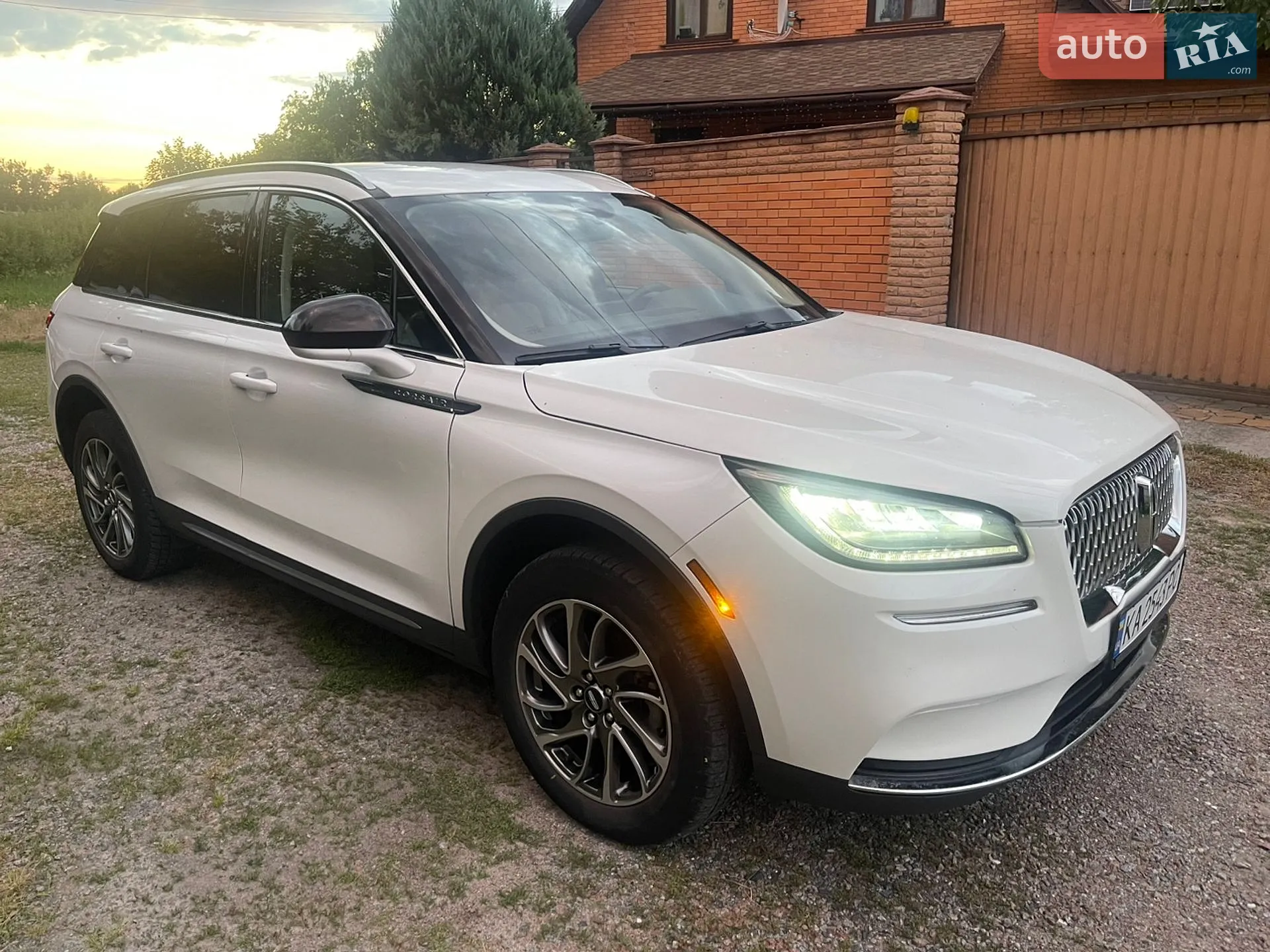 2022 Lincoln Corsair - мініатюра 4