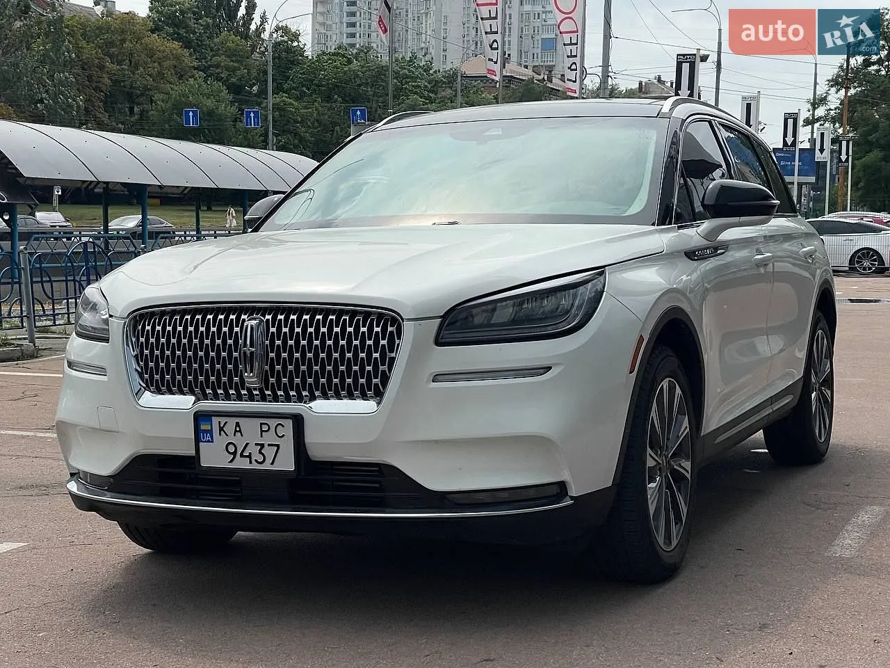 2019 Lincoln Corsair - мініатюра 2