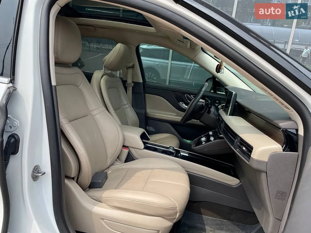 2019 Lincoln Corsair - мініатюра 18