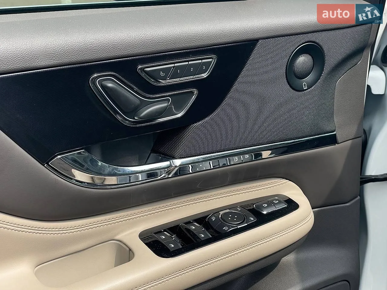 2019 Lincoln Corsair - мініатюра 22