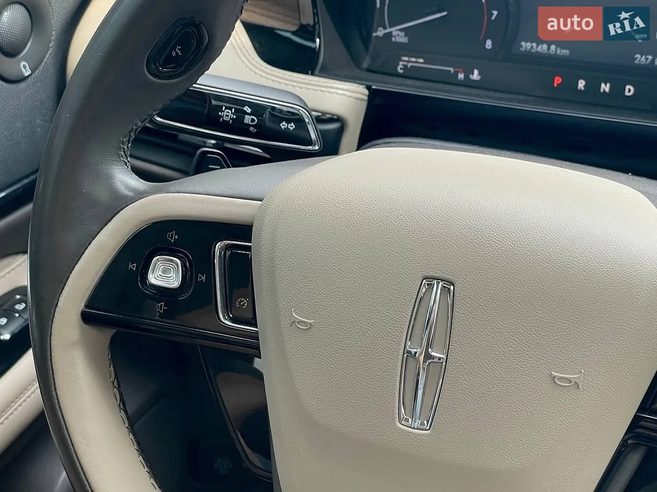 2019 Lincoln Corsair - мініатюра 28