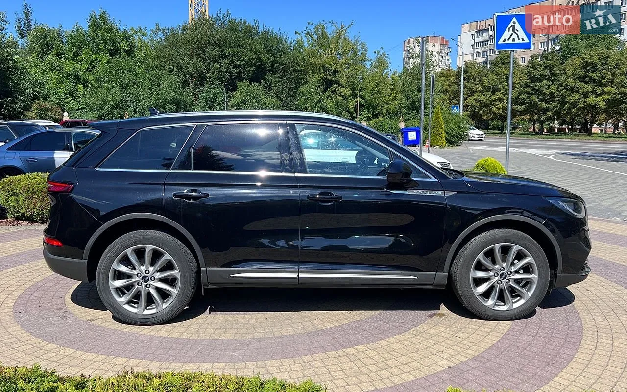2021 Lincoln Corsair - мініатюра 8