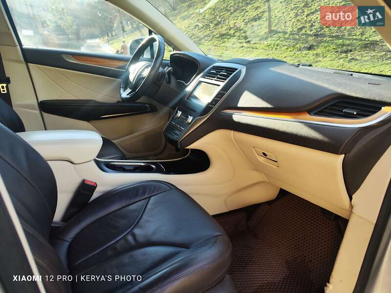 Позашляховик / Кросовер Lincoln MKC 2015 в Києві