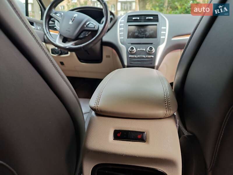 Позашляховик / Кросовер Lincoln MKC 2015 в Києві