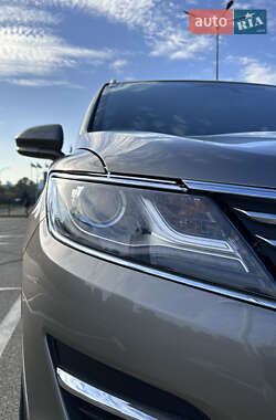 Внедорожник / Кроссовер Lincoln MKC 2017 в 