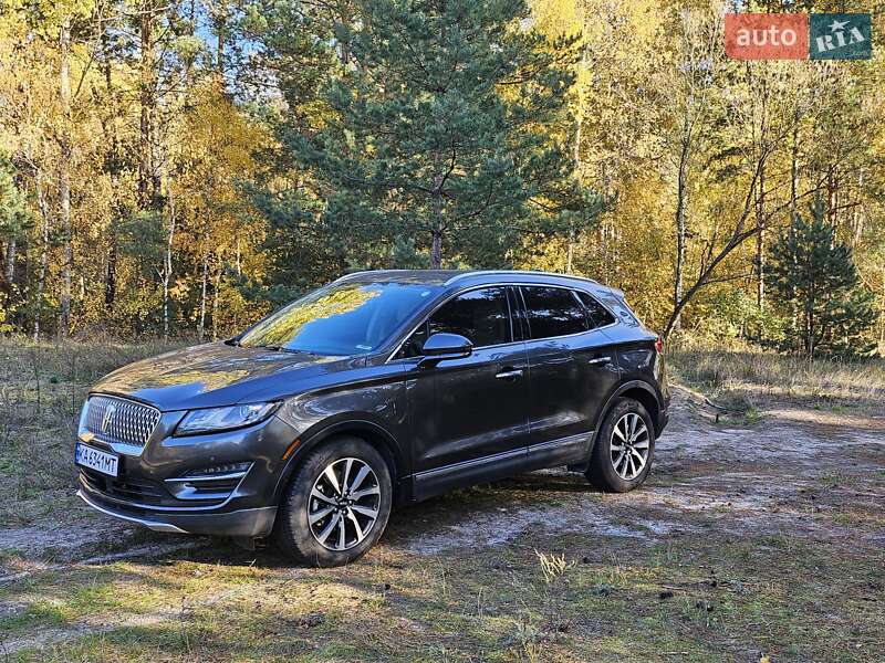 Внедорожник / Кроссовер Lincoln MKC 2018 в 