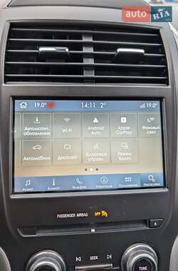 Внедорожник / Кроссовер Lincoln MKC 2016 в 