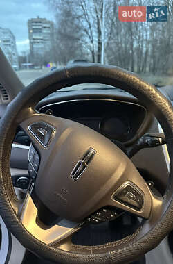 Позашляховик / Кросовер Lincoln MKC 2017 в 