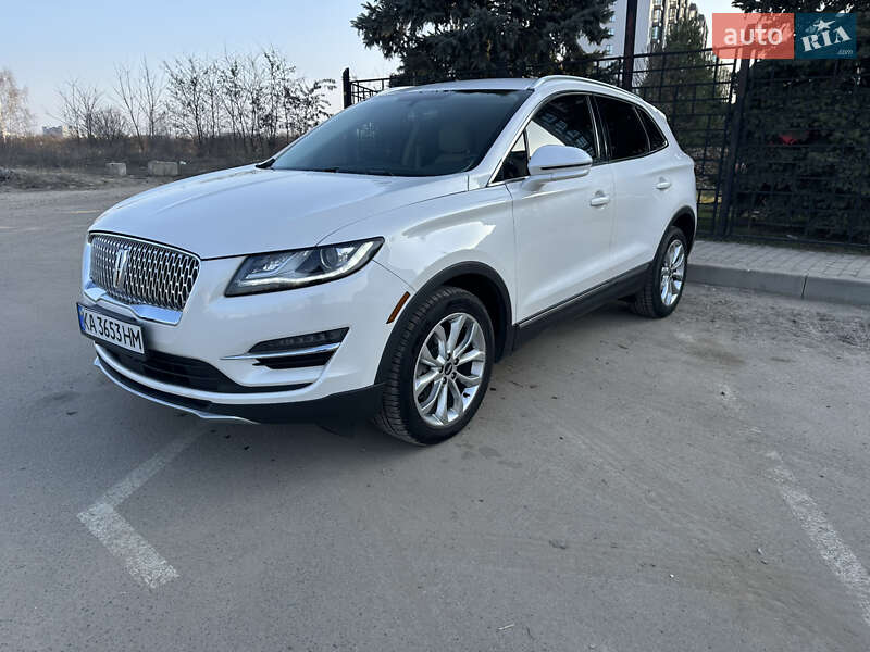 Позашляховик / Кросовер Lincoln MKC 2019 в 