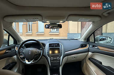 Внедорожник / Кроссовер Lincoln MKC 2015 в 
