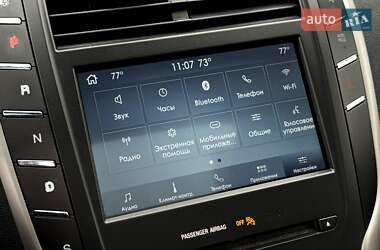 Внедорожник / Кроссовер Lincoln MKC 2016 в 