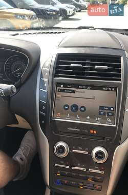 Внедорожник / Кроссовер Lincoln MKC 2016 в 