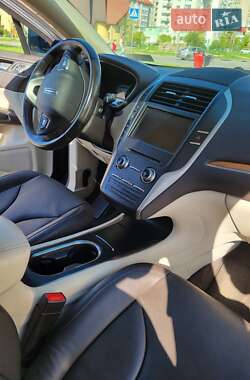 Позашляховик / Кросовер Lincoln MKC 2014 в 