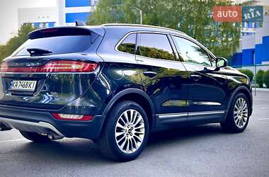 Позашляховик / Кросовер Lincoln MKC 2014 в 