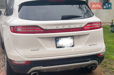 Позашляховик / Кросовер Lincoln MKC 2017 в 