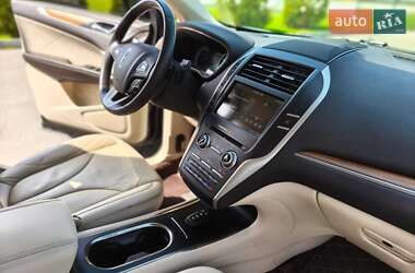 Позашляховик / Кросовер Lincoln MKC 2014 в 