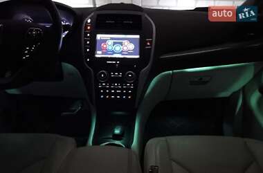 Позашляховик / Кросовер Lincoln MKC 2014 в 