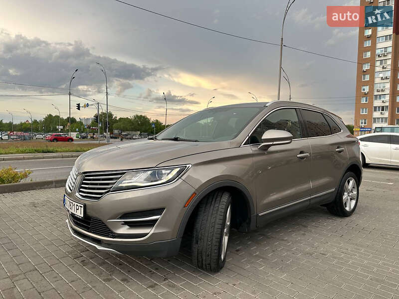 Позашляховик / Кросовер Lincoln MKC 2015 в 