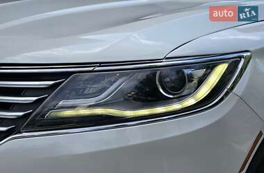 Позашляховик / Кросовер Lincoln MKC 2014 в 