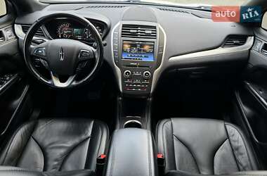 Позашляховик / Кросовер Lincoln MKC 2014 в 