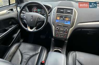 Позашляховик / Кросовер Lincoln MKC 2014 в 