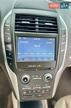 Внедорожник / Кроссовер Lincoln MKC 2017 в 