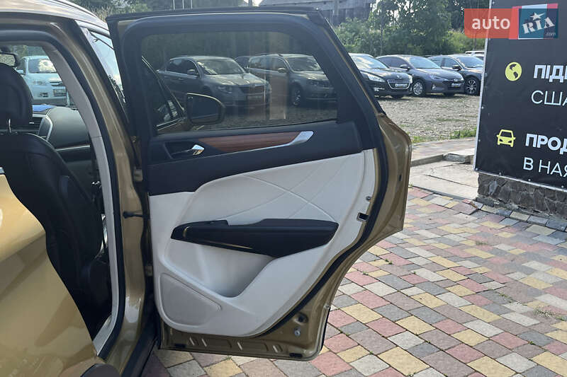 Позашляховик / Кросовер Lincoln MKC 2015 в Стрию
