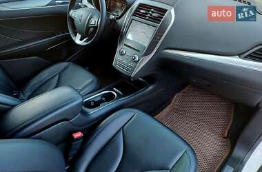 Внедорожник / Кроссовер Lincoln MKC 2015 в 