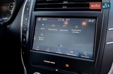 Внедорожник / Кроссовер Lincoln MKC 2015 в 