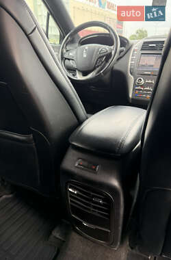 Внедорожник / Кроссовер Lincoln MKC 2015 в 