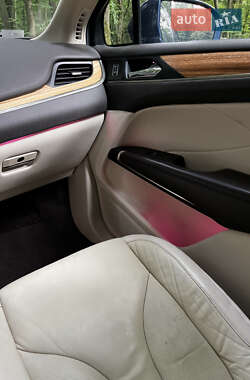 Внедорожник / Кроссовер Lincoln MKC 2014 в 