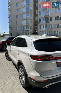 Внедорожник / Кроссовер Lincoln MKC 2018 в 