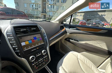 Внедорожник / Кроссовер Lincoln MKC 2018 в 