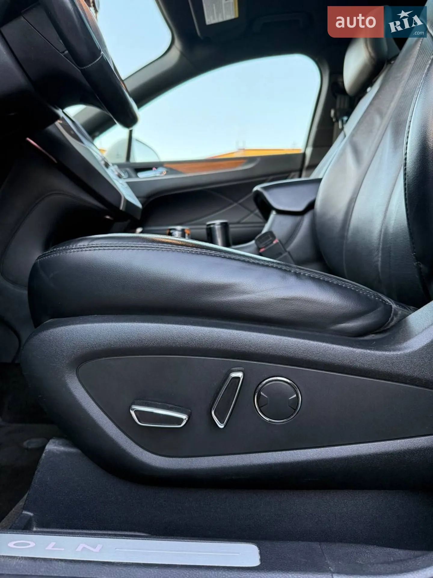 2014 Lincoln MKC - мініатюра 39