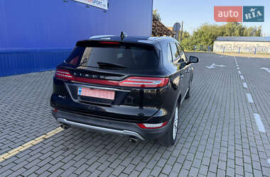 Позашляховик / Кросовер Lincoln MKC 2019 в 