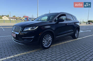 Позашляховик / Кросовер Lincoln MKC 2019 в 