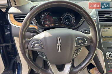Позашляховик / Кросовер Lincoln MKC 2015 в 