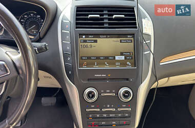 Позашляховик / Кросовер Lincoln MKC 2015 в 