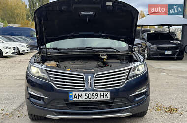 Позашляховик / Кросовер Lincoln MKC 2015 в 