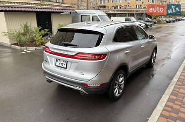 Позашляховик / Кросовер Lincoln MKC 2014 в 