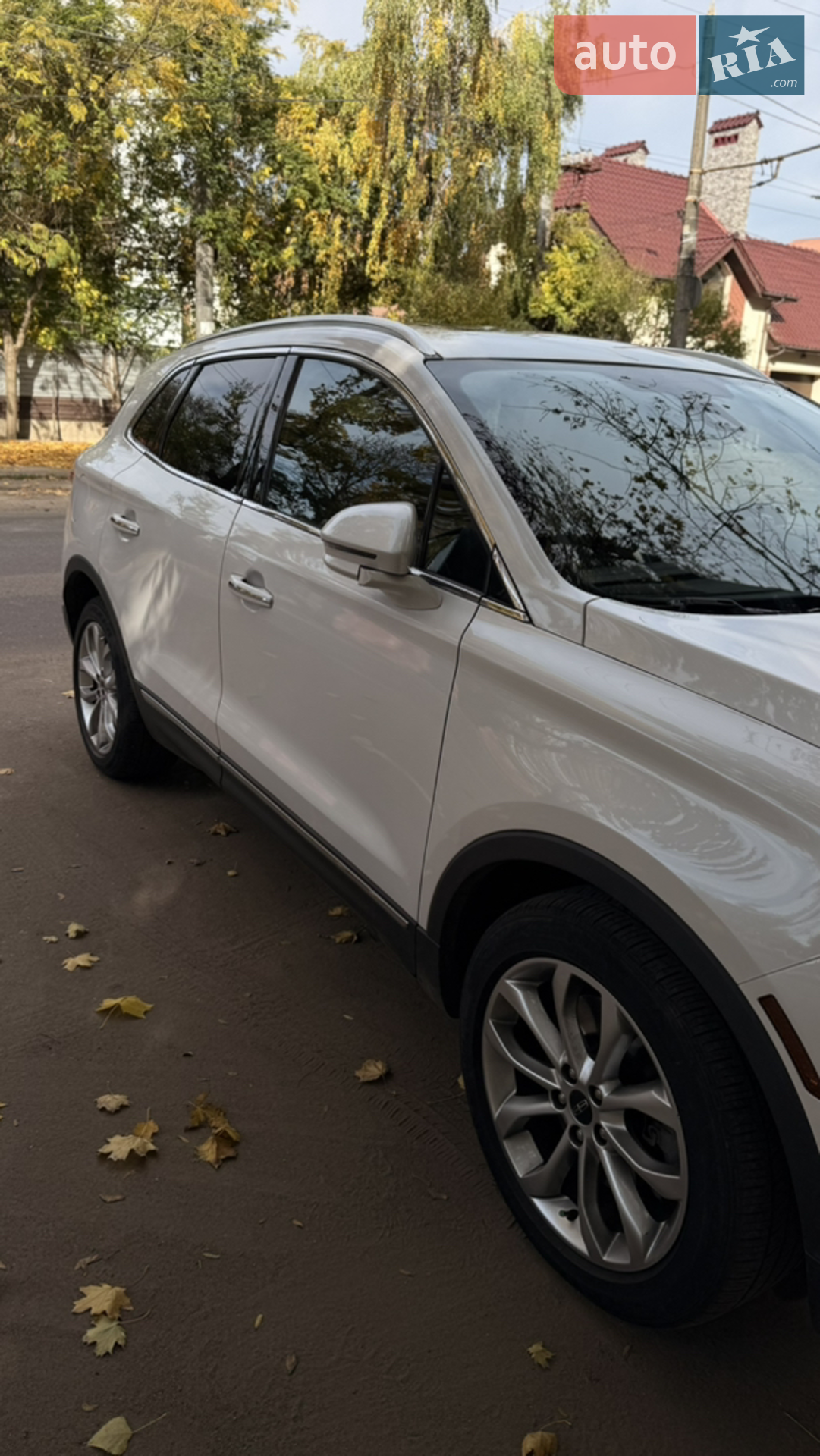 Lincoln MKC 2018 VIN 5LMCJ3D93KUL01810 фото оголошення 3 з 11