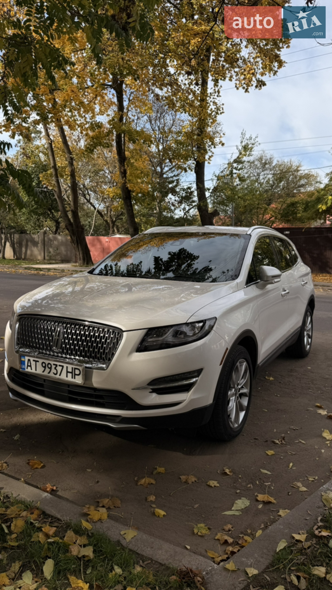Lincoln MKC 2018 VIN 5LMCJ3D93KUL01810 фото оголошення 2 з 11