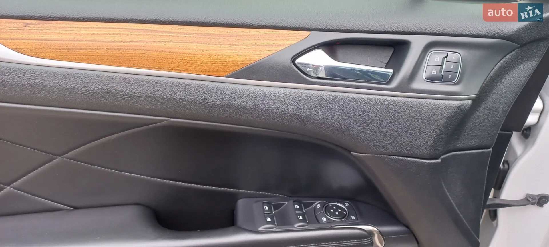 2015 Lincoln MKC - мініатюра 16