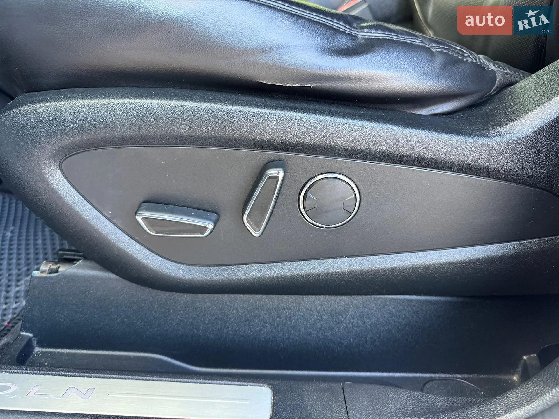 2016 Lincoln MKC - мініатюра 36